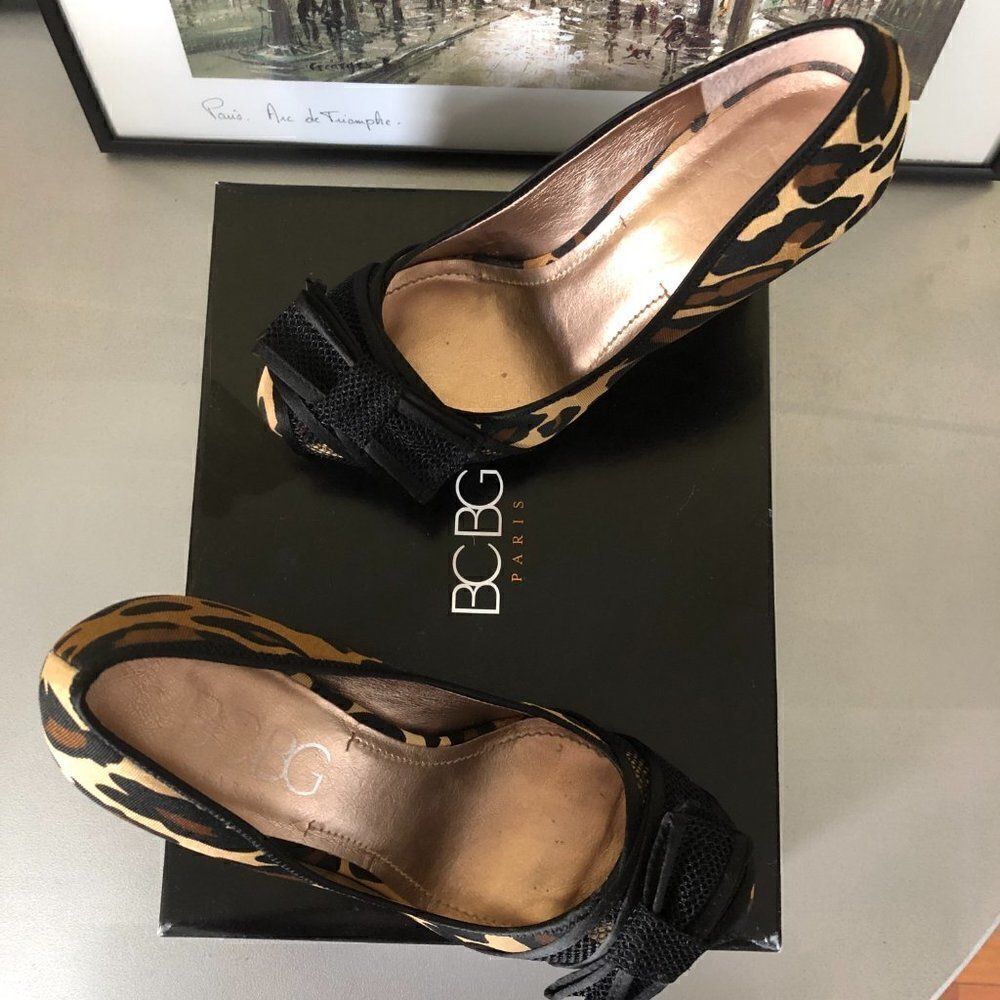 BCBG Paris Phynia Leopard Pump‎ - Picture 7 of 10